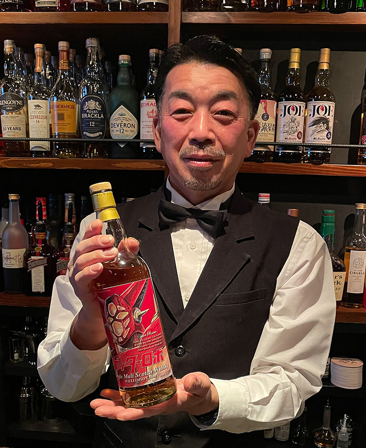 小山公一さん。手にもつのは、ゲッターロボのウイリアムソン2006。ゲッターロボの基地は小諸市にあることになっている。