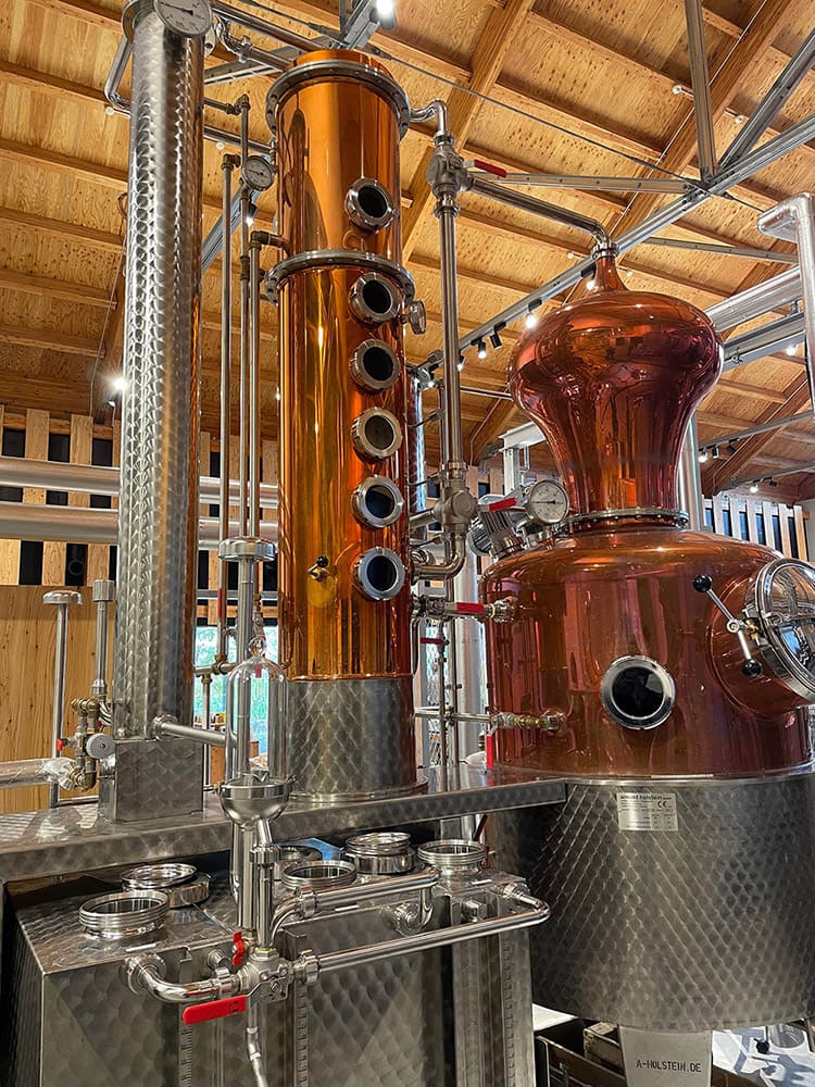 ニセコ蒸溜所の蒸溜棟