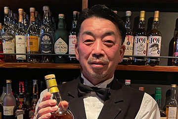 小諸で、Bar Zizzが再オープン。ウイスキーが1,500種類！